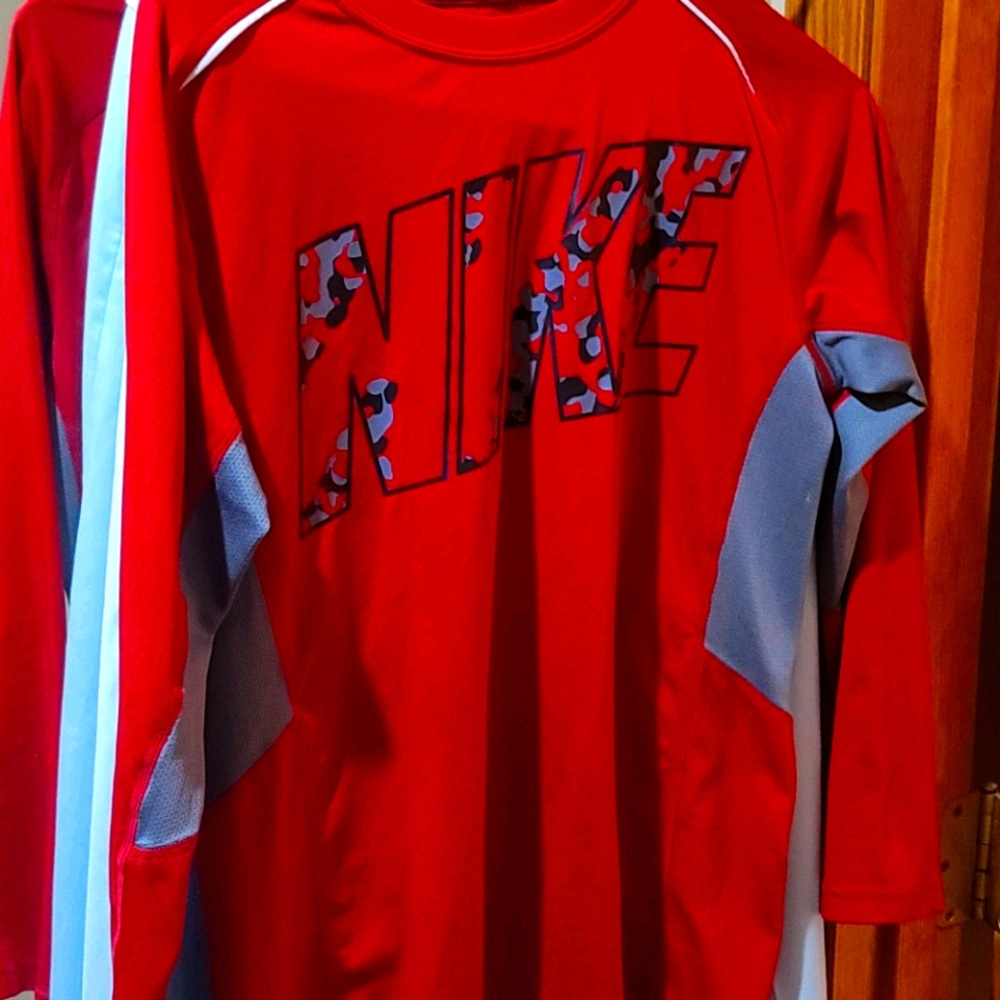 Youth boys size L dri-fit long-sleeved top
